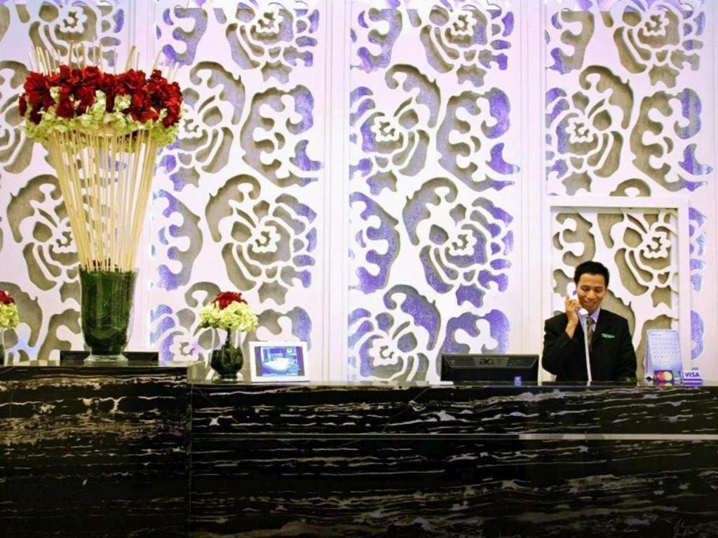Hw Hotel Padang エクステリア 写真