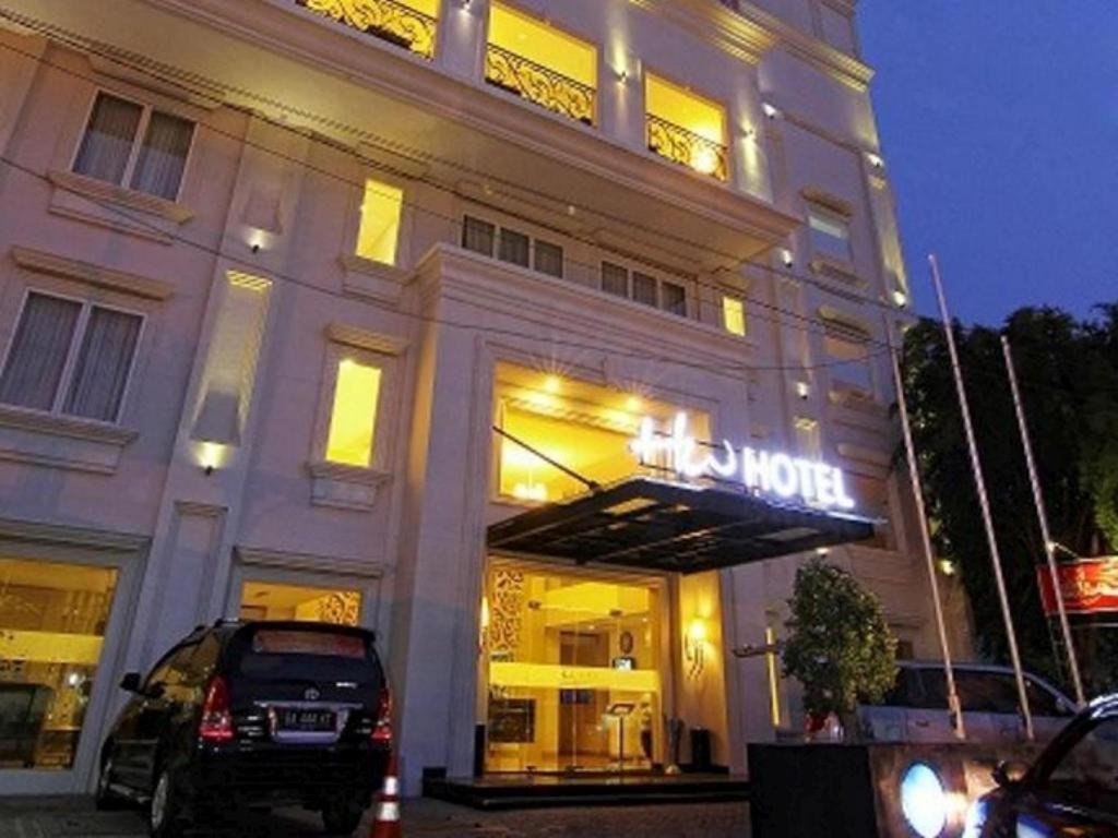 Hw Hotel Padang エクステリア 写真