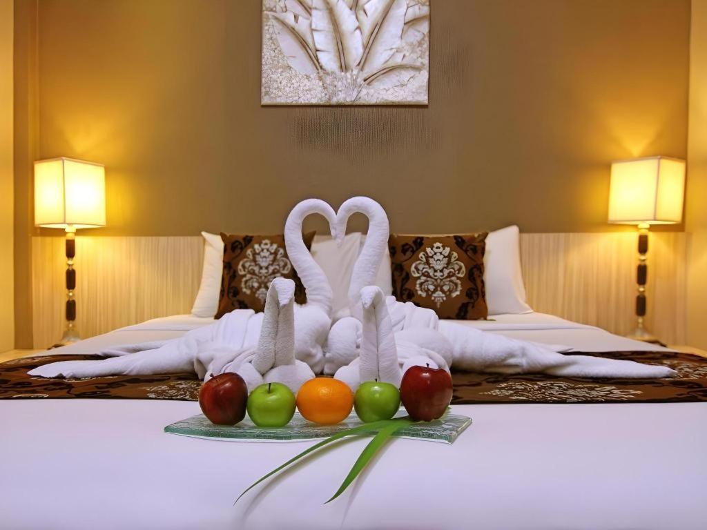 Hw Hotel Padang エクステリア 写真