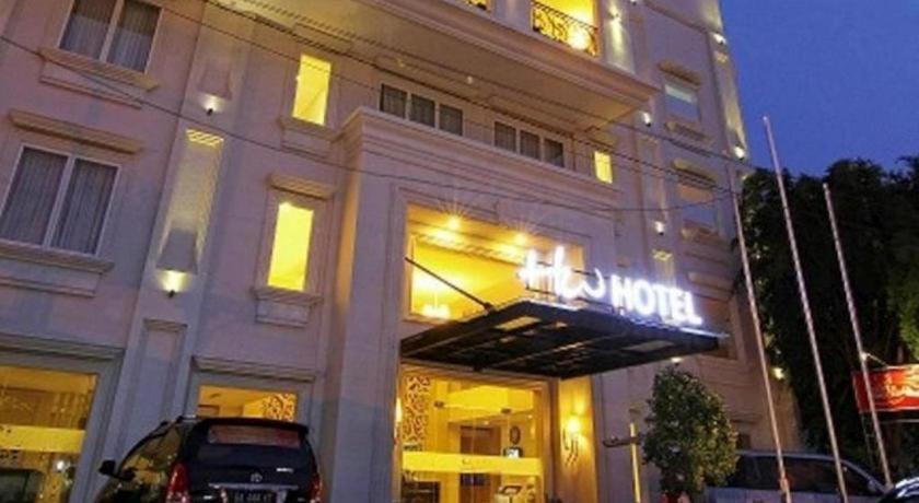 Hw Hotel Padang エクステリア 写真