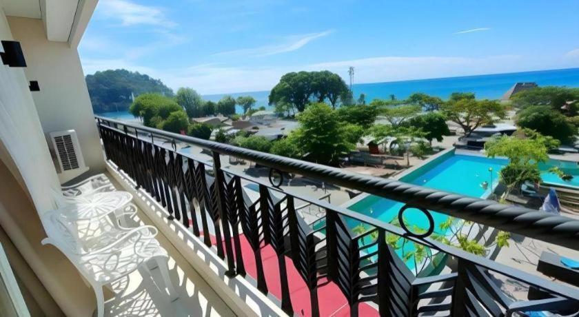 Hw Hotel Padang エクステリア 写真